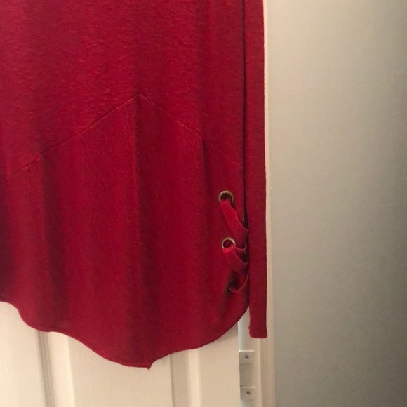 Brand new, never worn. Lighter weight sweater - Picture 2 of 4